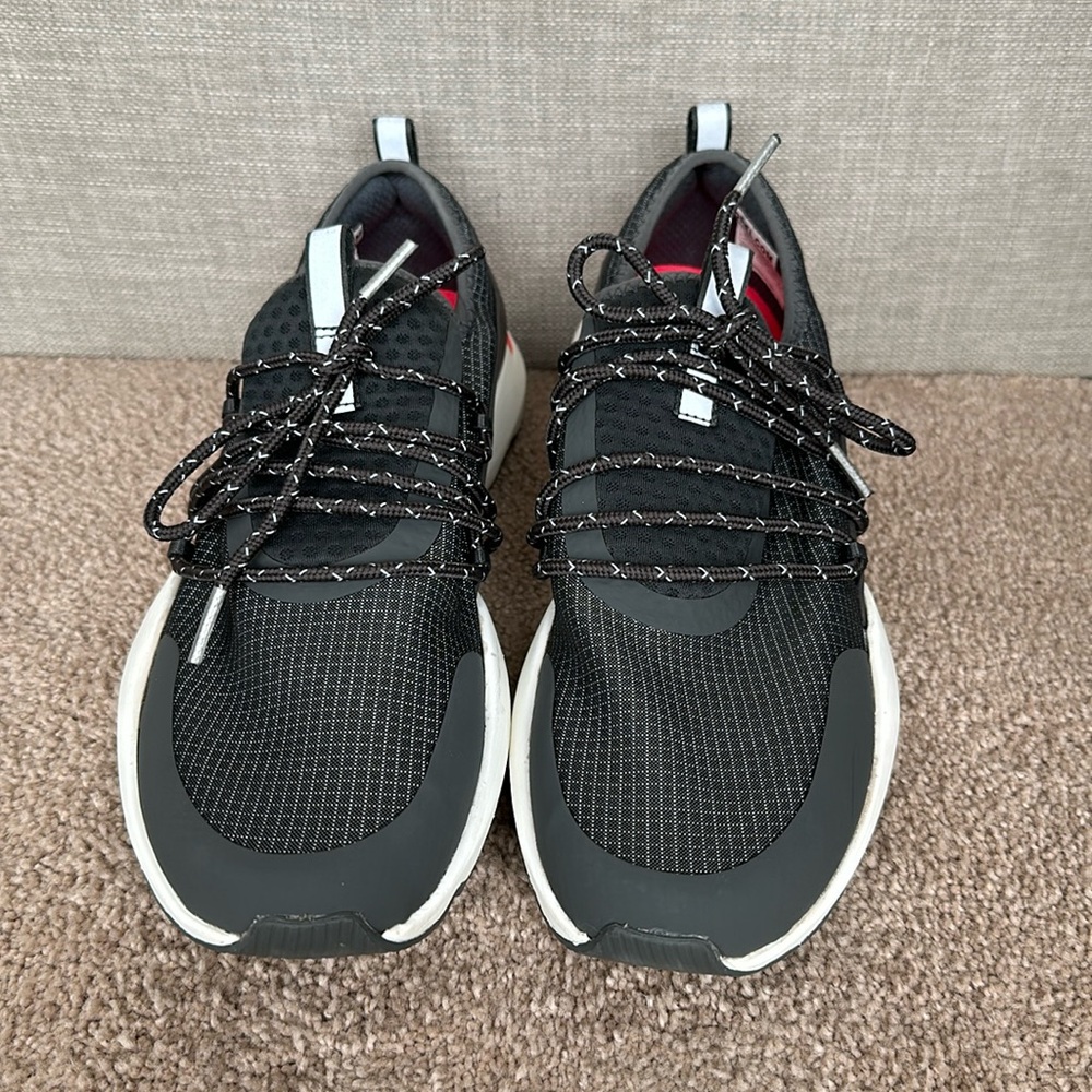 Dark gray Sorel kinetic sneaker